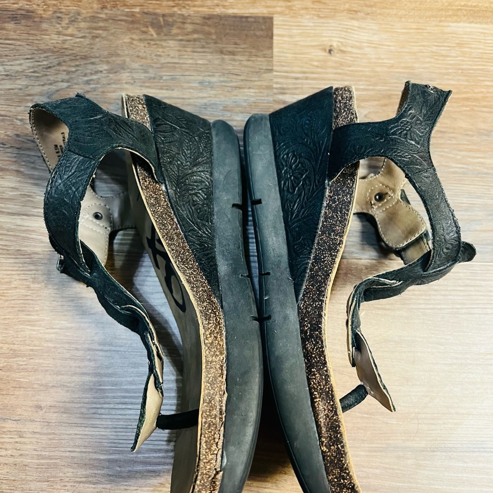 OTBT wedge sandals, size 6.5 - Picture 2 of 6